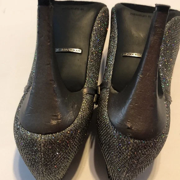 Ladies 9 m Dana Buchman silver sparkle pumps - Picture 14 of 14